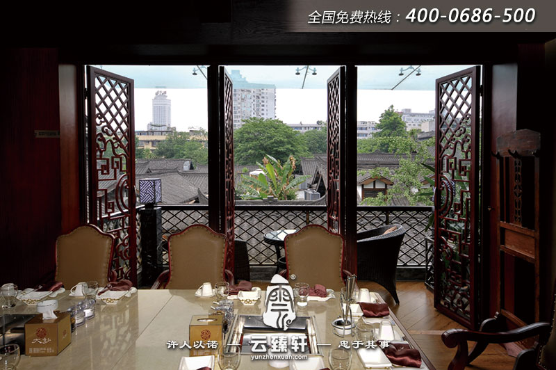 帶有陽臺的火鍋店設(shè)計(jì)裝修效果圖